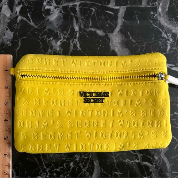 Bundle: 5 Brand new Victoria Secret bags - Picture 2 of 10